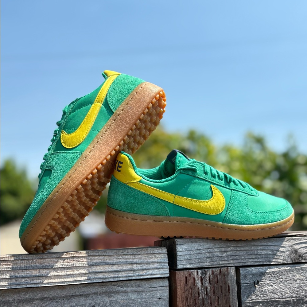 Nike Women’s Field General Retro Shoes - Picture 9 of 16